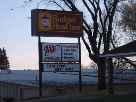 More Photos Of 895 E Highway 10, Detroit Lakes Hotel For Sale