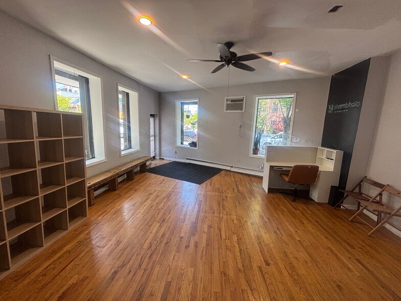 More Photos Of 691-697 Washington Ave, Brooklyn Storefront Retail Residential For Lease