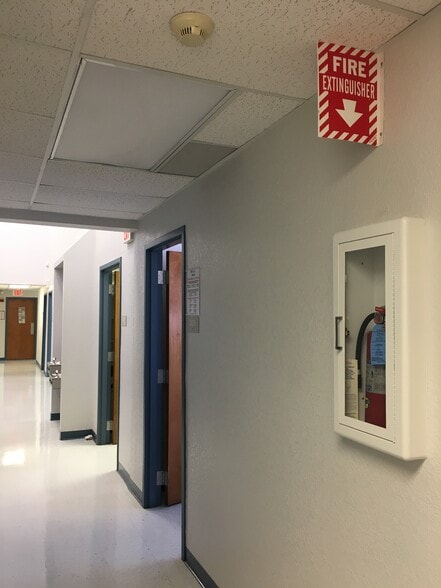 More Photos Of 206 8th St, Fabens Medical For Sale