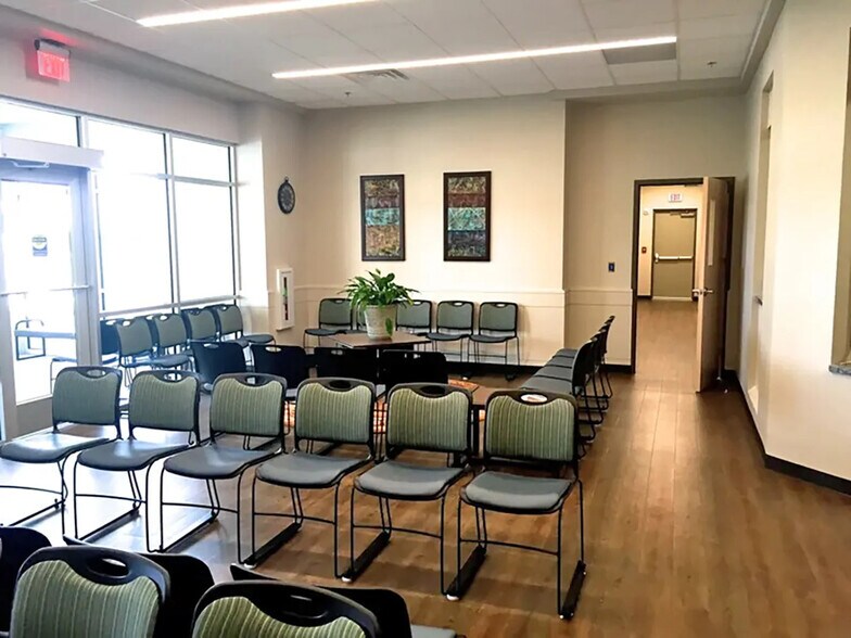 More Photos Of 410 Travertine, Ardmore Office For Sale