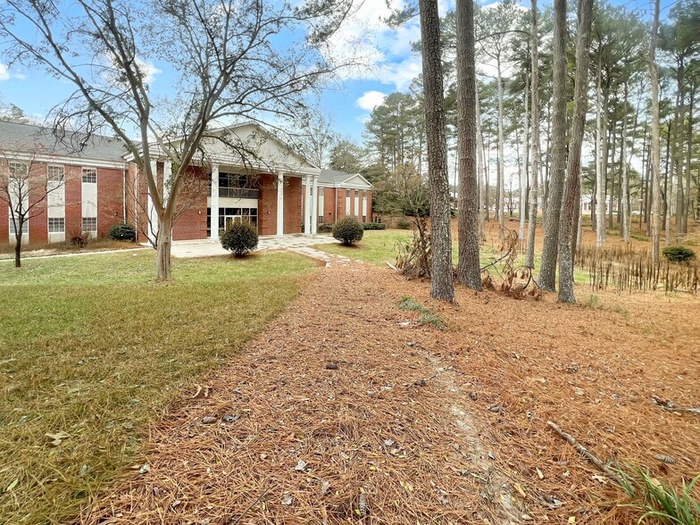 More Photos Of 2605 Ben Hill Rd, East Point Schools For Sale