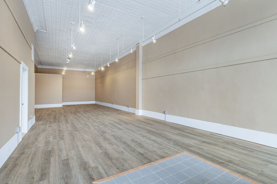 More Photos Of 24 #3 South Andrews Ave, Hot Springs Office For Sale