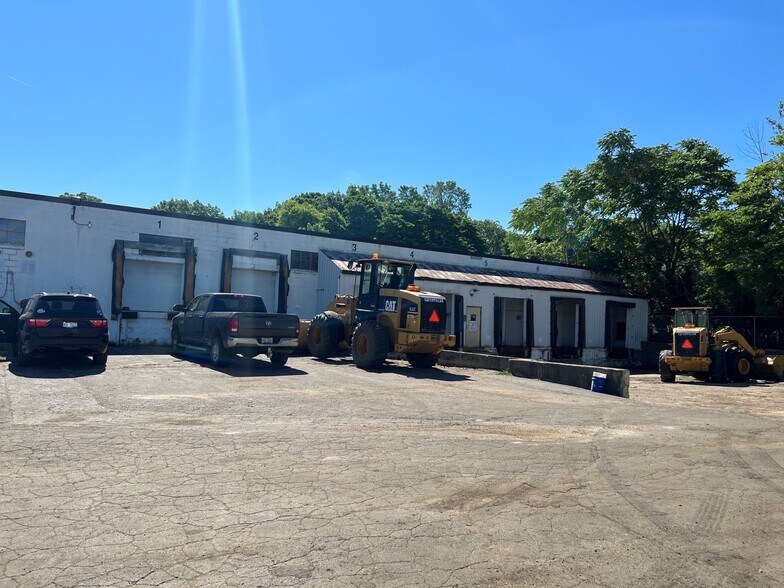 More Photos Of 328-332 N Westwood Ave, Toledo Warehouse For Lease