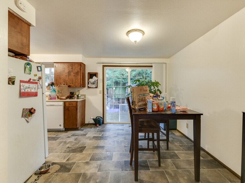 More Photos Of 201-307 Trees Ct, Silverton Apartments For Sale