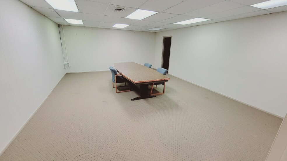 More Photos Of 550 Goodrich Rd, Bellevue Light Distribution For Sale