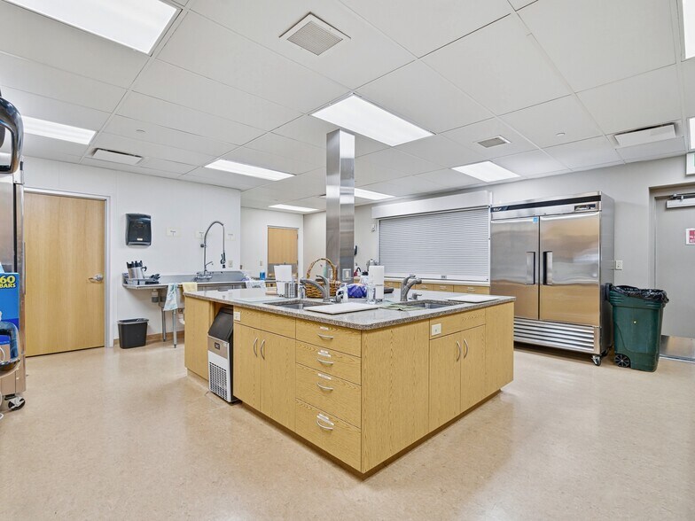 More Photos Of 631 26 1/2 Rd, Grand Junction Specialty For Sale