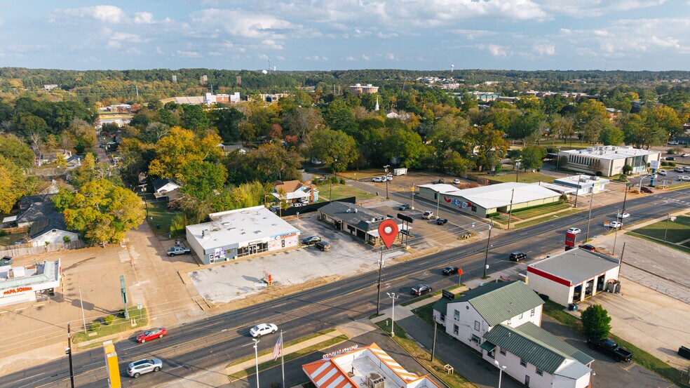 More Photos Of 2608 North St, Nacogdoches Specialty For Lease