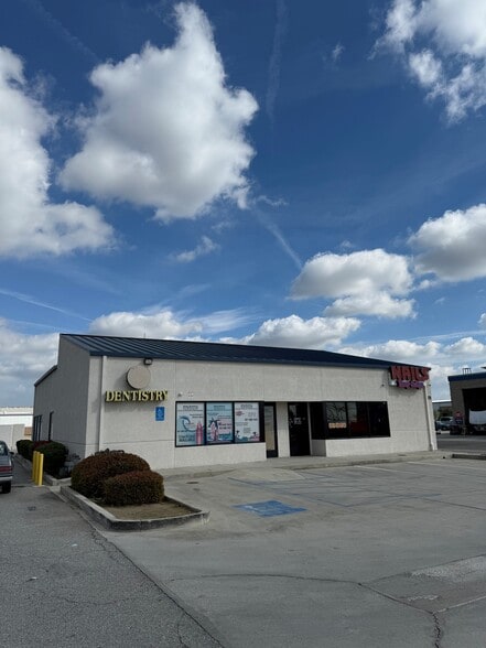 More Photos Of 3726 Coffee Rd, Bakersfield Freestanding For Lease