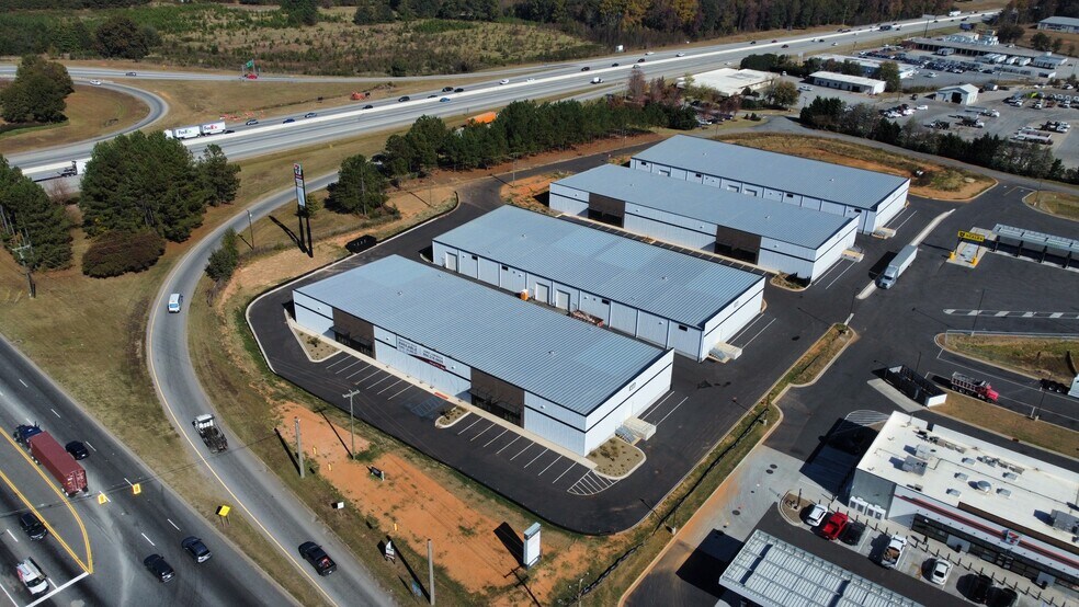 More Photos Of 252 Plemmons Rd, Duncan Unknown For Lease