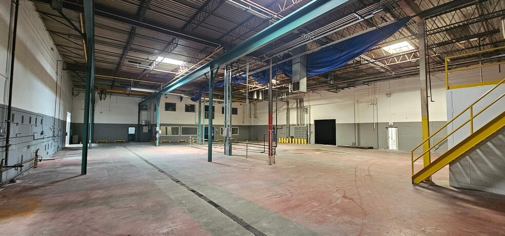 More Photos Of 13290 E Daum Dr, City of Industry Manufacturing For Sale
