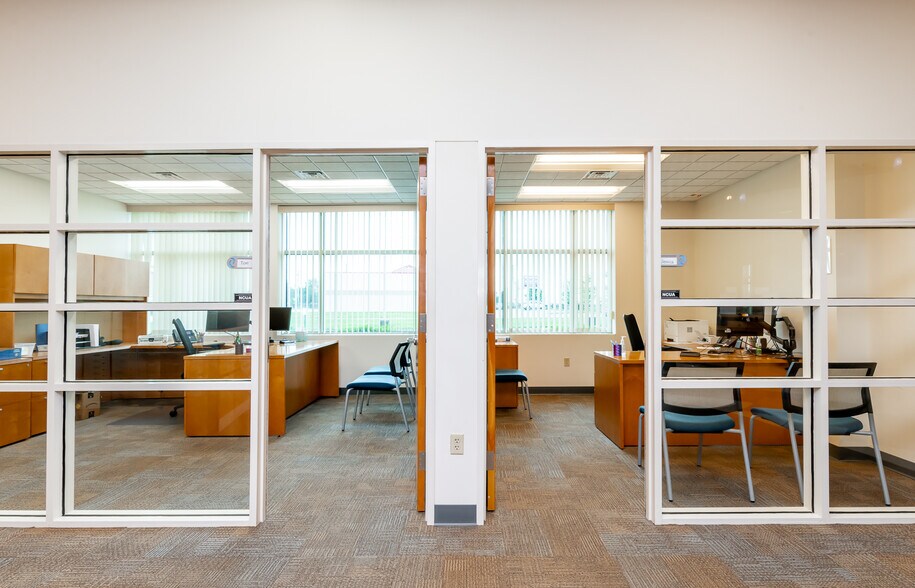 More Photos Of 157 Eastbrooke Ct, Mt Washington Bank For Sale