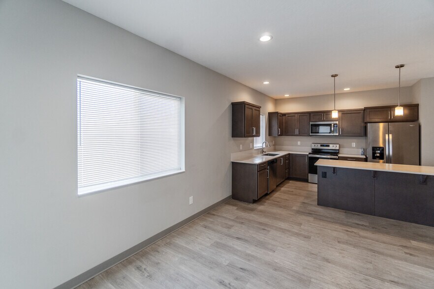 More Photos Of 17121 E Boone Ave, Spokane Valley Multifamily For Sale