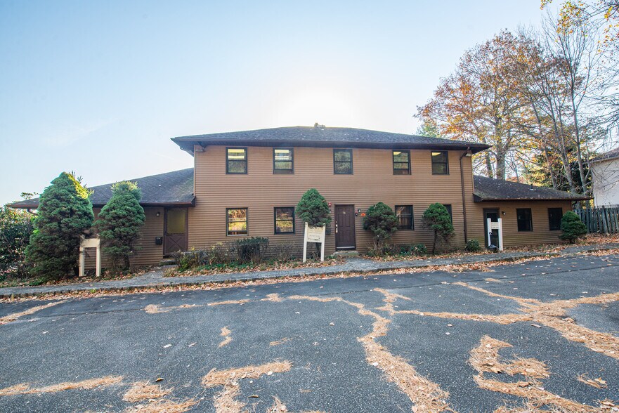 More Photos Of 74 S Powder Mill Rd, Morris Plains Office Residential For Sale