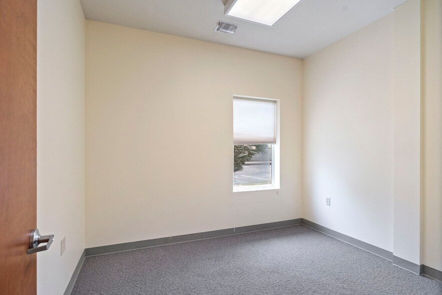 More Photos Of 1000 Coventry Dr, Phillipsburg Medical For Sale