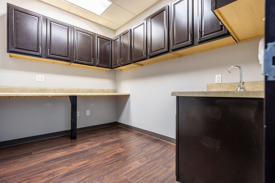 More Photos Of 4275 Johns Creek Pky, Suwanee Unknown For Lease