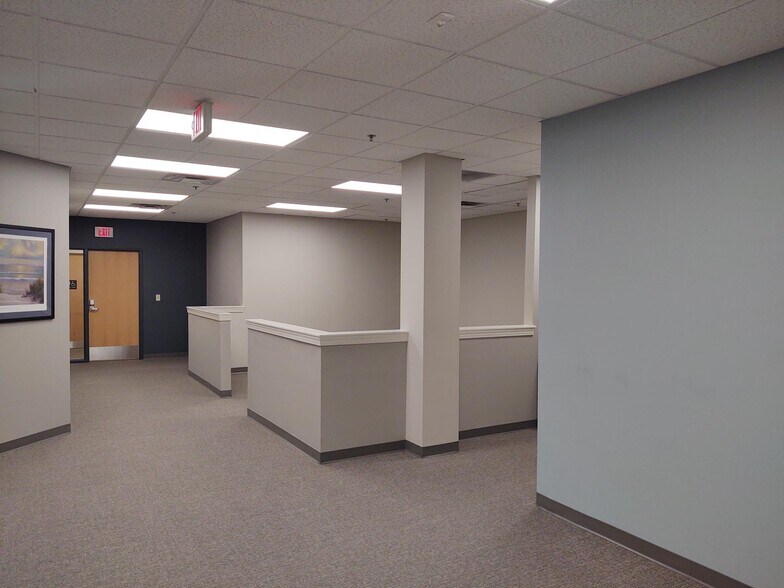 More Photos Of 4928 Linksland Dr, Holly Springs Office For Lease