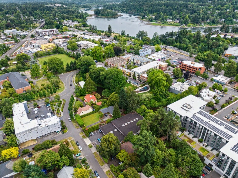 More Photos Of 10423 SE 23RD Ave, Portland Medical For Sale