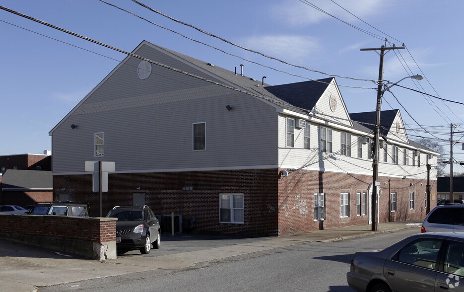 More Photos Of 77 Rolfe Sq, Cranston Storefront Retail Office For Lease