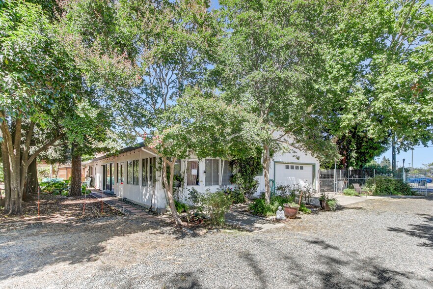 More Photos Of 4833 College Oak Dr, Sacramento Multifamily For Sale