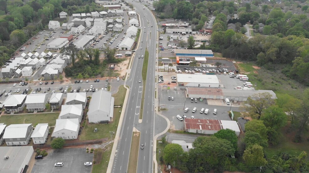 More Photos Of 1319 Opelika Rd, Auburn General Retail For Sale