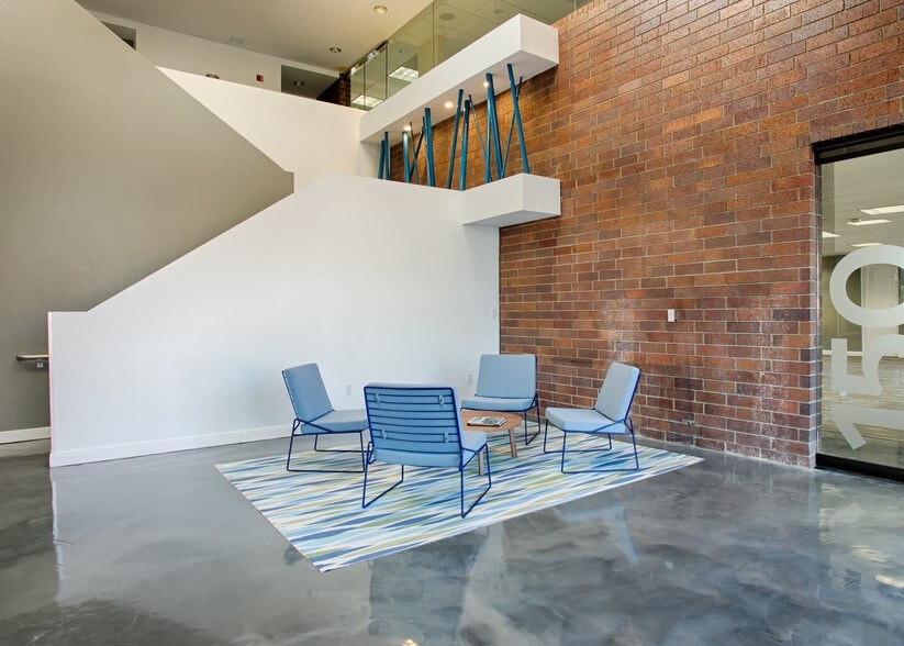 More Photos Of 7 Upper Newport Plaza Dr, Newport Beach Office For Sale