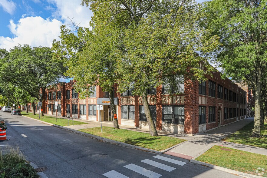 More Photos Of 4646-4660 N Ravenswood Ave, Chicago Office For Sale