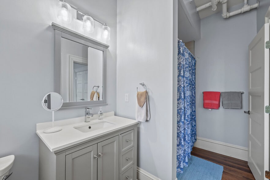 More Photos Of 74 Wendell Ave, Pittsfield Hotel For Sale