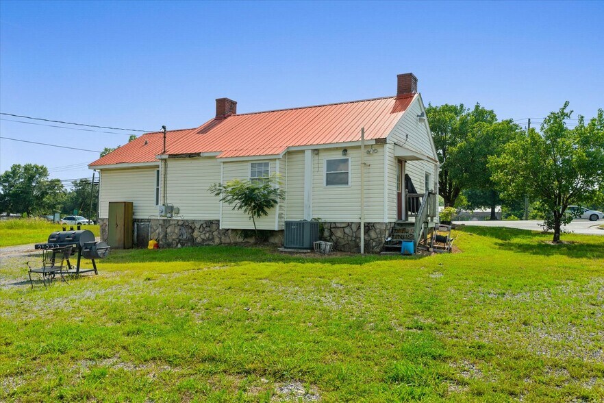 More Photos Of 806 N 3rd Ave, Chatsworth Office Residential For Sale