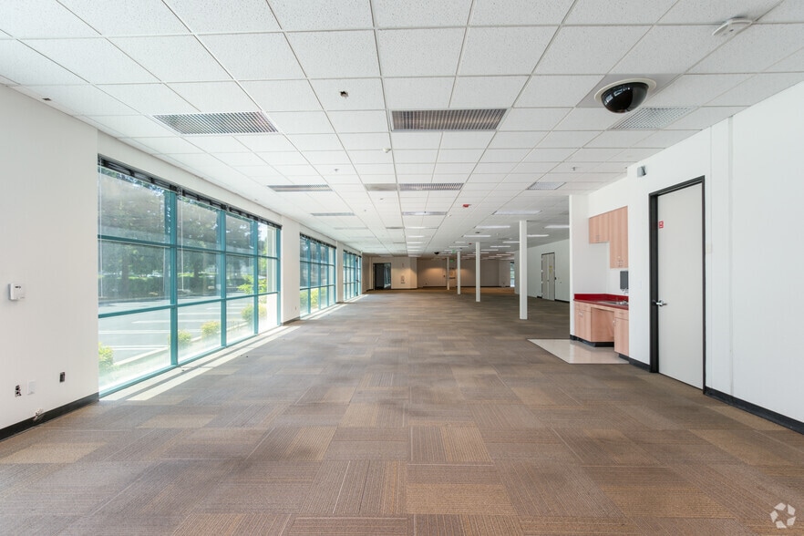 More Photos Of 701 E Middlefield Rd, Mountain View Research And Development For Lease