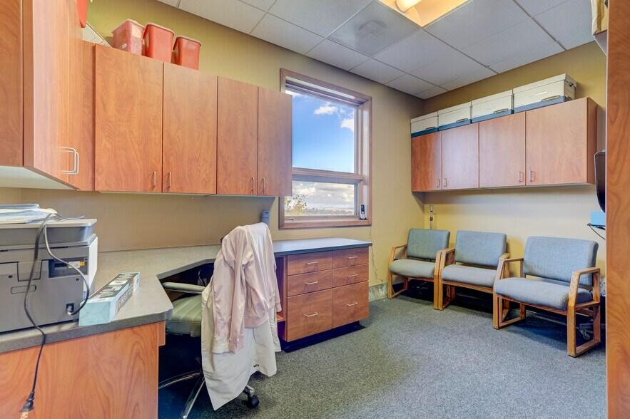 More Photos Of 2001 Excellence Way, Prescott Medical For Sale
