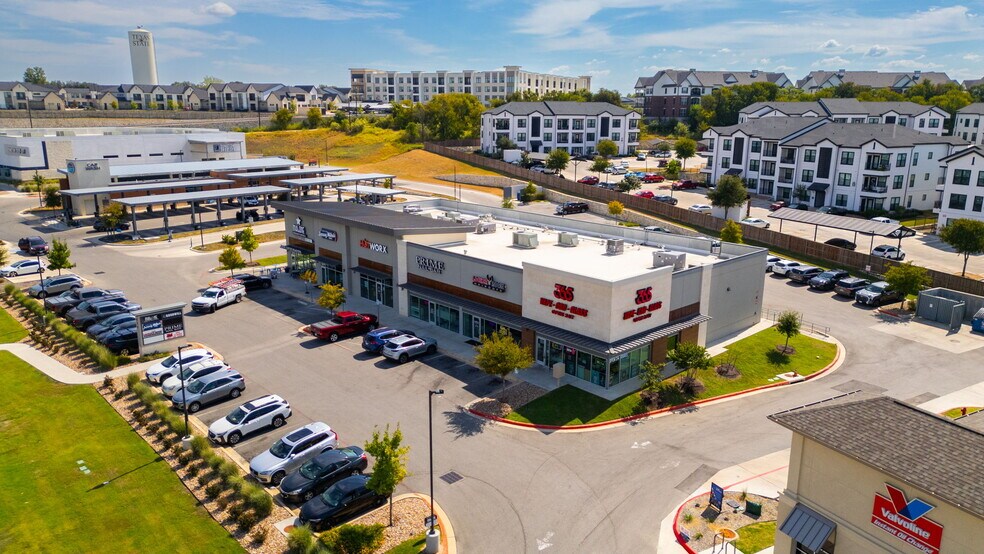 More Photos Of 635 University Blvd, Round Rock Storefront For Sale