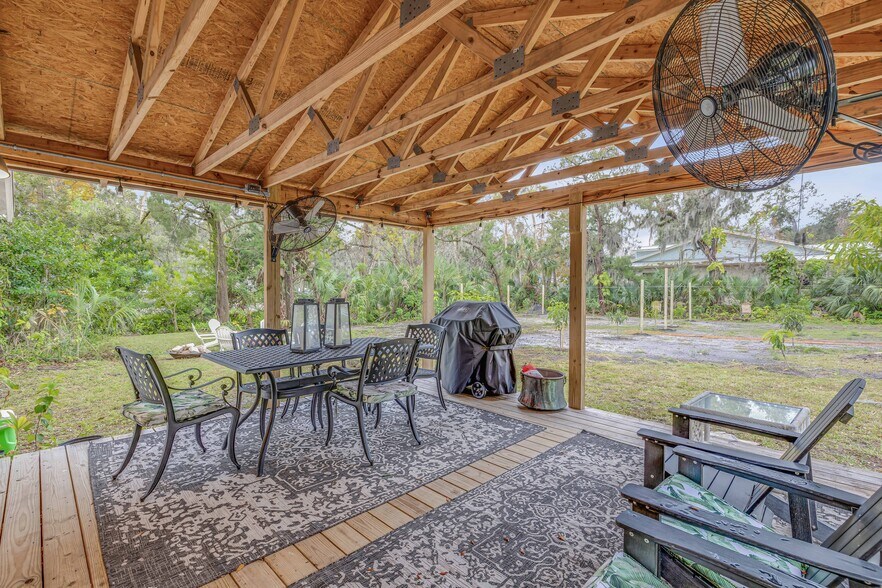 More Photos Of 801 Canal St, New Smyrna Beach Office For Sale