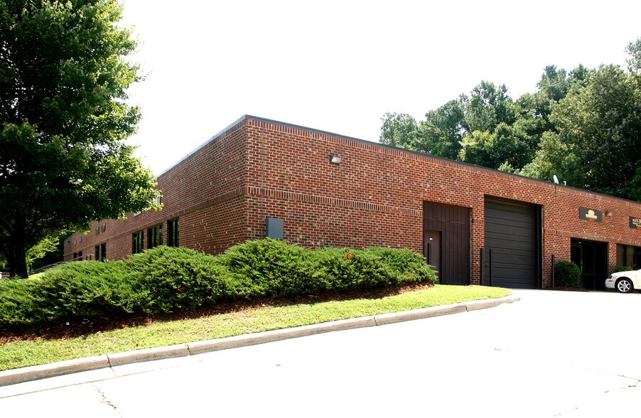 More Photos Of 1401 Diggs Dr, Raleigh Warehouse For Lease