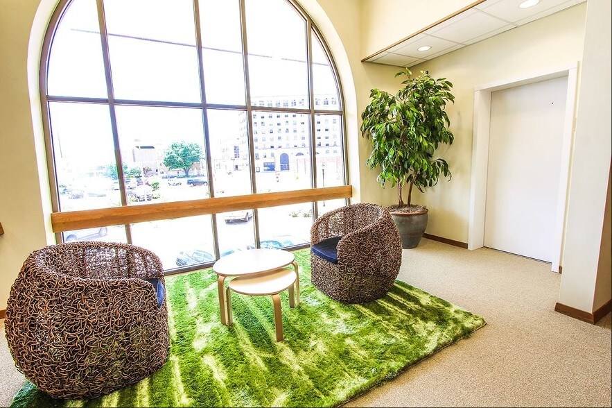 More Photos Of 216 Olive St, Texarkana Loft Creative Space For Lease