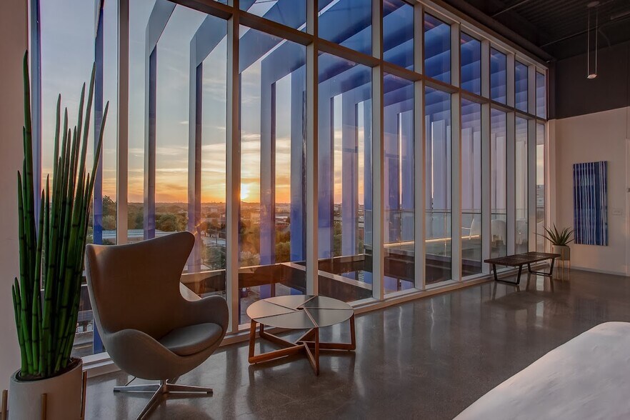 More Photos Of 1212 Hurley Ave, Fort Worth Hotel For Sale