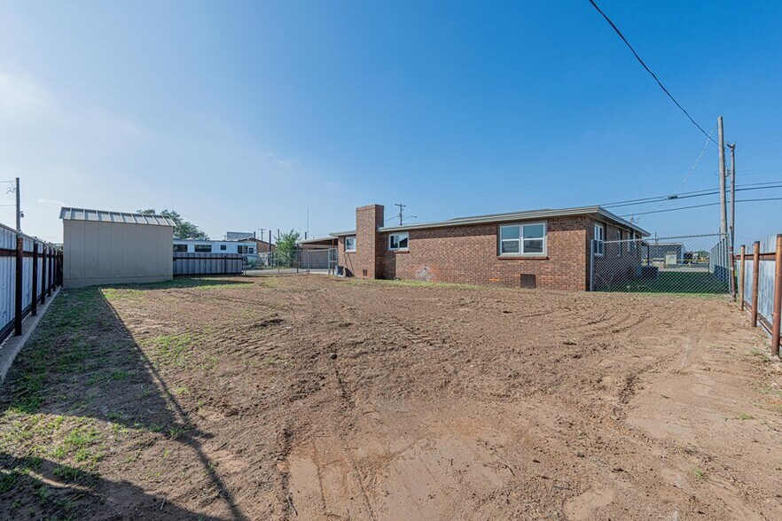 More Photos Of 1405 Garden City Hwy, Midland Office Residential For Sale