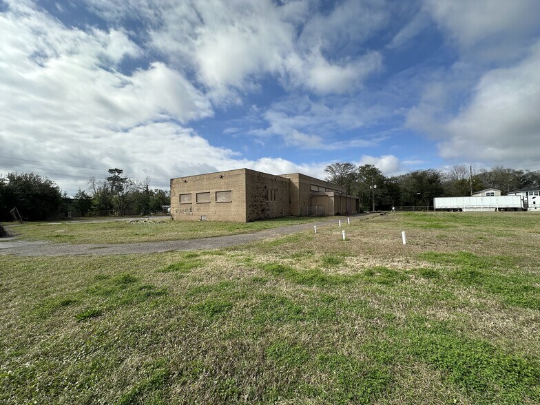 More Photos Of 2335 N Davis St, Jacksonville Religious Facility For Sale