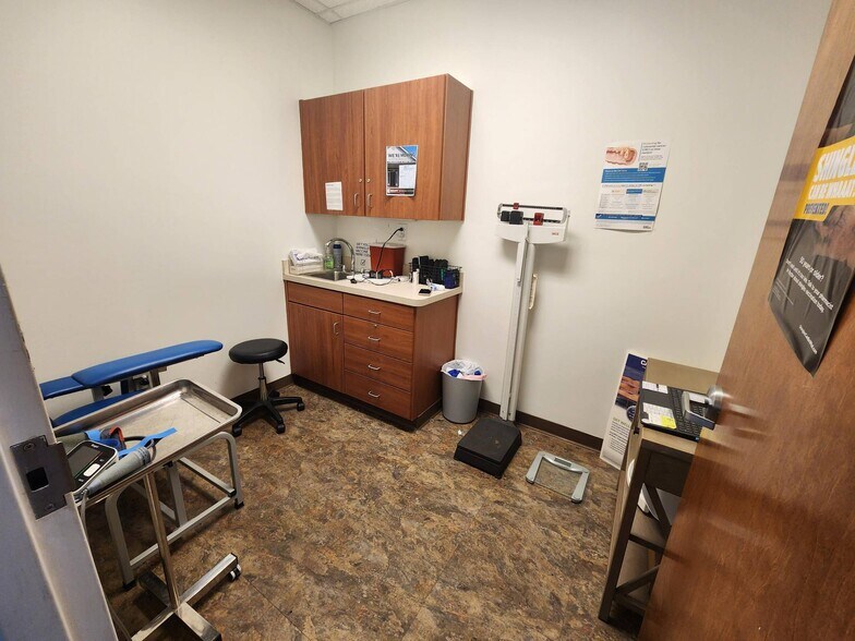 More Photos Of 418 Town Park Blvd, Evans Medical For Lease