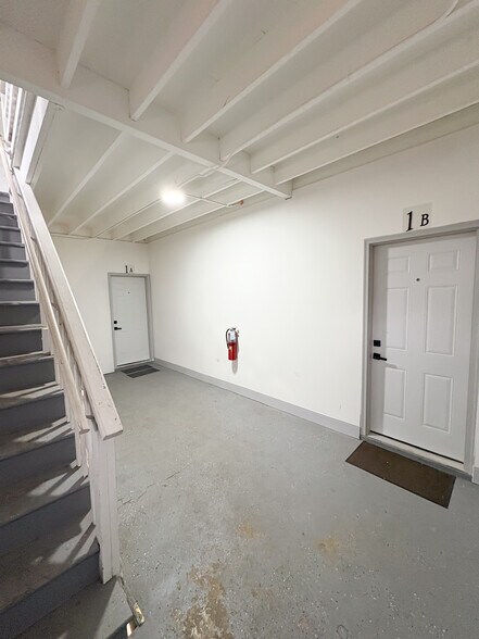More Photos Of 303 Stone St, Joliet Multifamily For Sale
