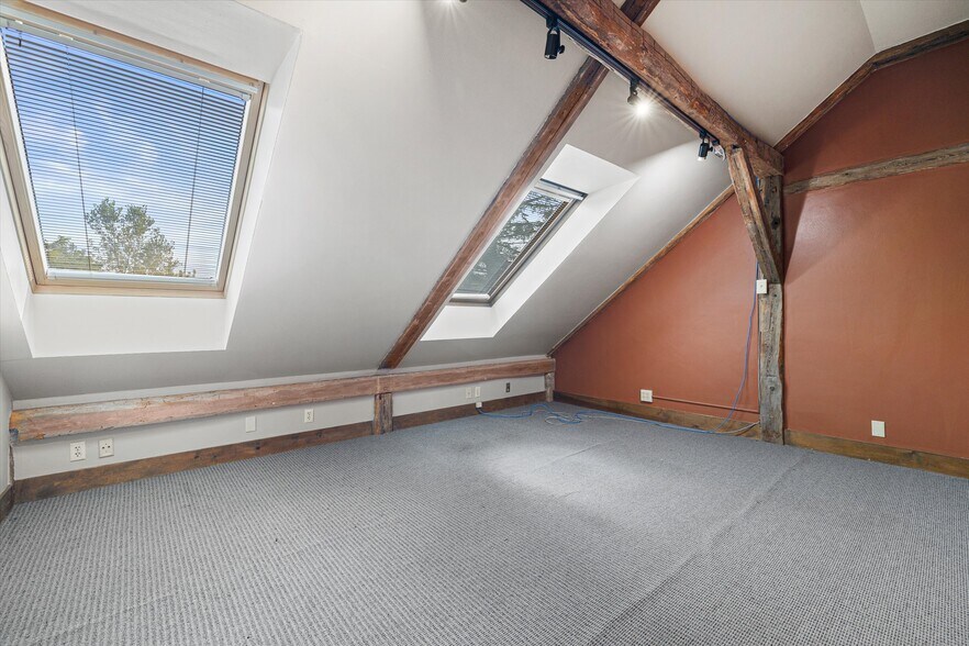 More Photos Of 14135 N Cedarburg Rd, Mequon Office For Lease