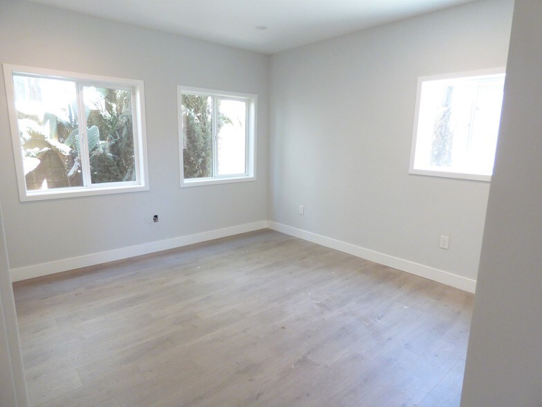 More Photos Of 1256 N Hobart Blvd, Los Angeles Apartments For Sale