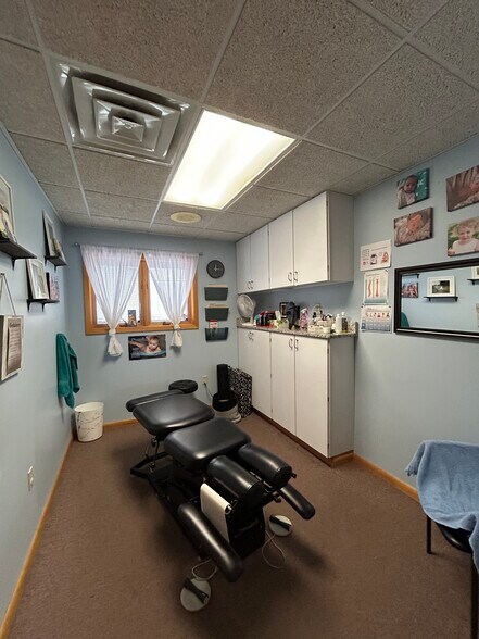 More Photos Of 170 Intrepid Ln, Syracuse Medical For Sale