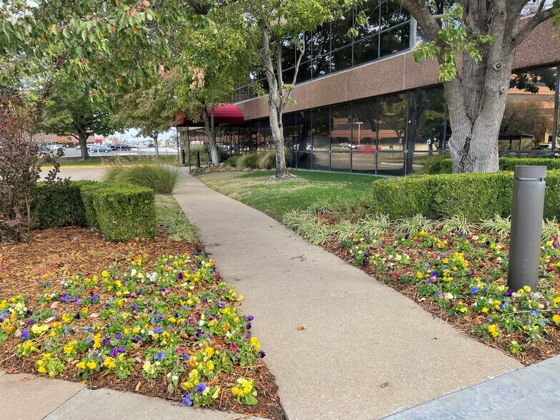 More Photos Of 7633 E 63rd Pl, Tulsa Office For Lease