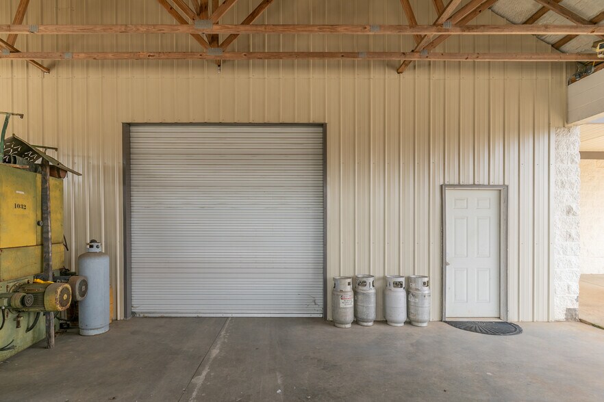 More Photos Of 2065 Cleveland Hwy, Dalton Flex For Sale