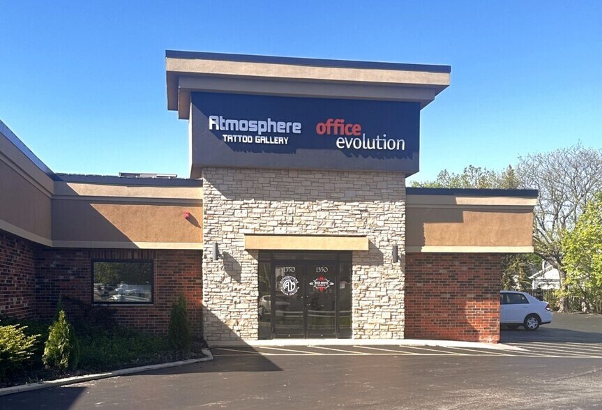 More Photos Of 1350 Lake St, Roselle Office For Lease