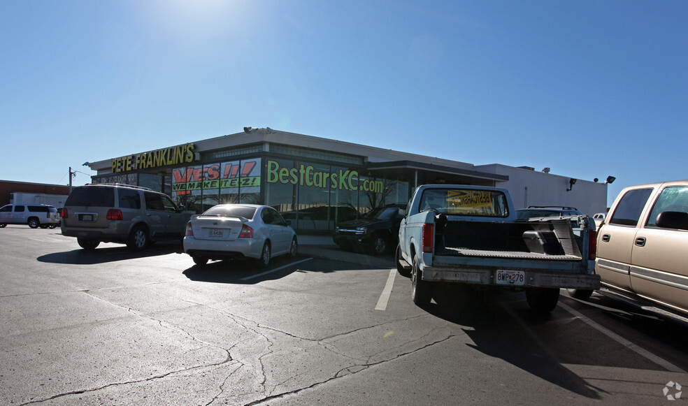 Primary Photo Of 2520 Burlington St, North Kansas City Auto Repair For Sale