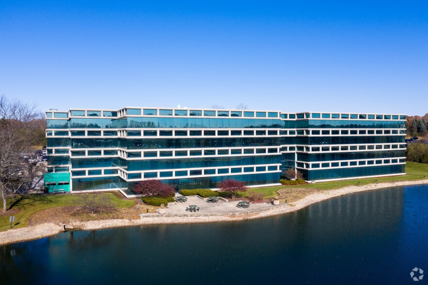 More Photos Of 2801 Lakeside Dr, Bannockburn Office For Lease