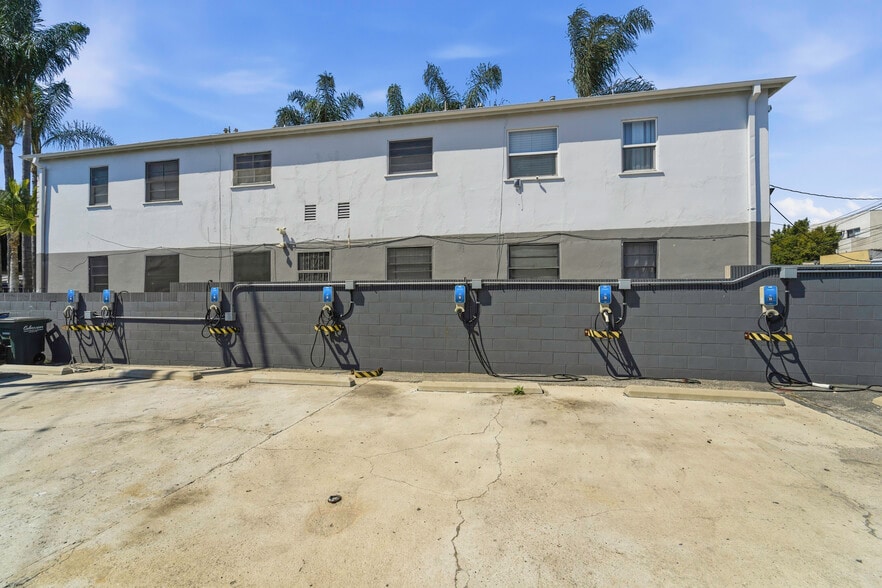 More Photos Of 6036 Cadillac Ave, Los Angeles Multifamily For Sale