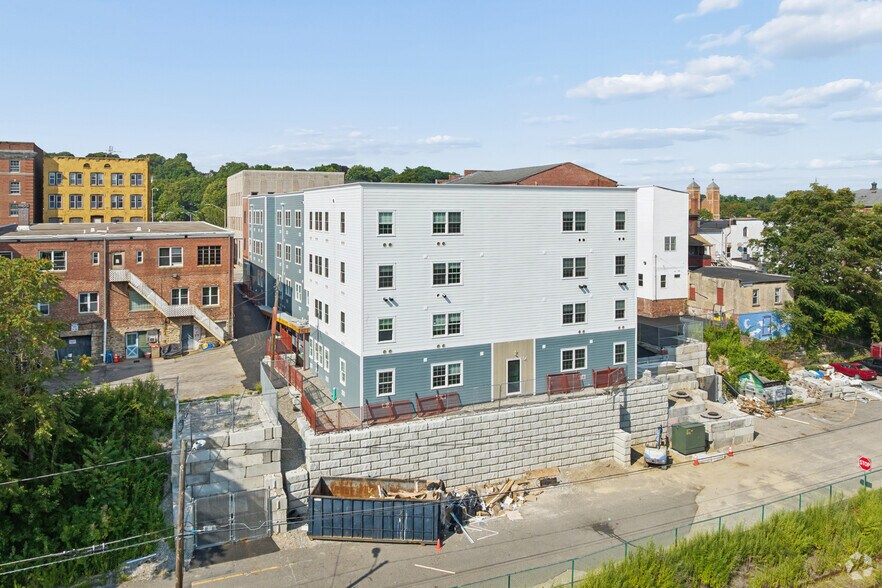 More Photos Of 804 Main St, Willimantic Apartments For Lease