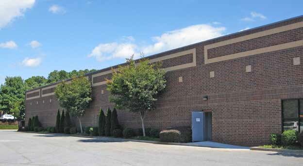 More Photos Of 1890 W Oak Pky, Marietta Showroom For Lease